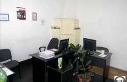 Apartament de vanzare cu 3 camere, decomandat, 116 mp,  in zona Centrala