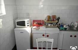 Apartament de vanzare cu 3 camere, decomandat, 116 mp,  in zona Centrala