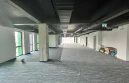 Etaj open space, finisat clasa A. 