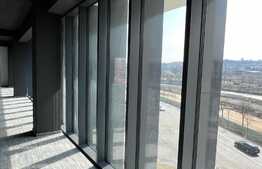 Etaj open space, finisat clasa A. 