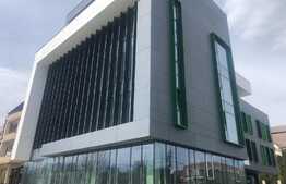 Etaj open space, finisat clasa A. 