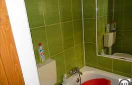 2 camere de vanzare , boxa depozitare, posibilitate mansardare