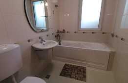 Apartament cu 2 camere decomandat, 2 balcoane, etaj intermediar, parcare inclusă în preț, zona Eroilor