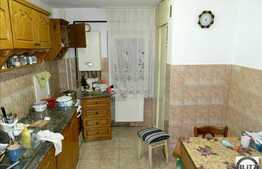 Apartament de vanzare, zona Dambovitei, 67 mp, 3 camere decomandate