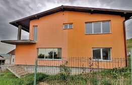 De vanzare casa individuala 150 mp utili, 300 mp teren, Sanicoara!