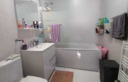 Apartament ULTRAFINISAT cu 3 camere, etaj intermediar, lift, parcare subterană, zona VIVO