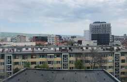 Apartament cu 3 camere situat in centrul orasului