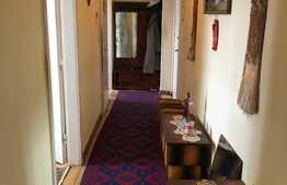 Apartament cu 3 camere situat in centrul orasului