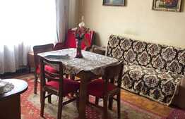 Apartament cu 3 camere situat in centrul orasului