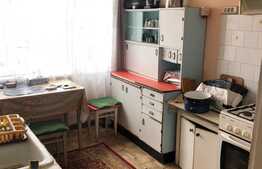 Apartament cu 3 camere situat in centrul orasului