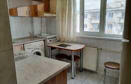 Apartament 2 camere decomandate, etaj intermediar Intre Lacuri