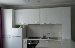 Apartament 3 camere, 48mp, compartimentare bună, parcare cu CF, zona Vivo