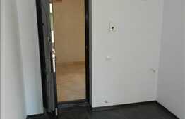 Vanzare 1 camera,  42.34 mp plus balcon, zona linistita