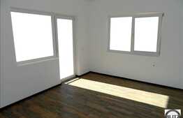 Vanzare 1 camera,  42.34 mp plus balcon, zona linistita