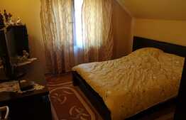 Casa de 296 mp, 1100 mp teren, Tarlungeni