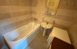 Apartament de 2 camere, decomandat, 63 mp, balcon, zona Platinia