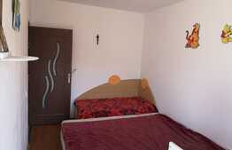 Apartament de 2 camere, 72mp, balcon, etaj intermediar! Zona strazii Stejarului