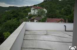 Terasa de 161 mp. Scara Interioara. Panorama Unica. Calitate Superioara !