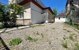 Casa cu 2 camere, gradina, parcare, zona strazii Fabricii de Zahar