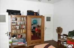 Vanzare 2 apartamente, 152 mp, zona hotelului Napoca, imobil tip casa