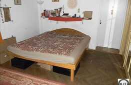 Vanzare 2 apartamente, 152 mp, zona hotelului Napoca, imobil tip casa