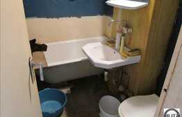 2 camere, semidecomandat, 40 mp utili, balcon, zona Casa Radio!