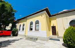 Vila renovata, 372 mp, curte proprie de aprox 300 mp, zona piata Cipariu