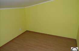 Apartament de vanzare cu scara interioara, 105 mp utili, A.C, zona TERRA!