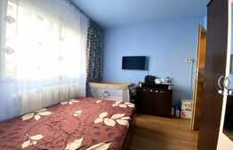 Apartament de 3 camere, 46 mp, etaj intermediar, zona Parang 