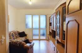 Garsoniera de inchiriat, loc de parcare, centrala termica, A.C. zona strazii Lombului. Disponibil din 1 Octombrie 