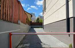 Cladire emblematica, 1760 mp, finisaje de exceptie, ideal scoala, spital, universitate