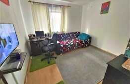 Apartament 3 camere, etaj intermediar, 70 mp