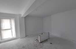 3 camere, etaj intermediar, balcon, bloc cu lift! Zona Strazii Eroilor!