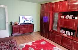 Apartament 2 camere decomadate etaj intermediar