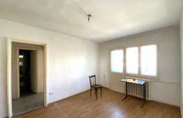 Super oferta! 3 camere,etaj intermediar, balcon!