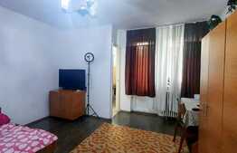 Garsoniera la etaj intermediar, zona Parang