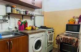 Garsoniera la etaj intermediar, zona Parang