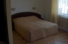 Casa de 2 etaje, 10 camere, pretabil pentru grup sau muncitori, zona Astra