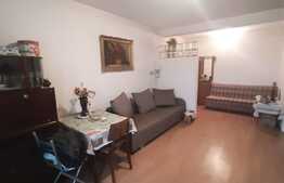 Garsoniera la etaj intermediar, strada Eroilor