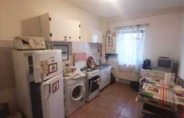 Garsoniera la etaj intermediar, strada Eroilor