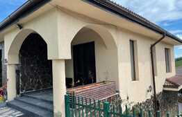 Casa cuplata de vanzare, priveliste deosebita, 240 teren, zona de case 