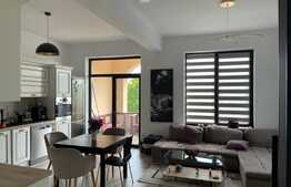 Casa cuplata de vanzare, priveliste deosebita, 240 teren, zona de case 