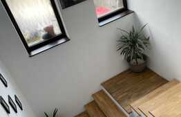 Casa cuplata de vanzare, priveliste deosebita, 240 teren, zona de case 