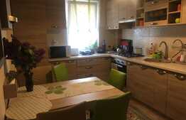 Apartament decomandat, 3 camere, 3 balcoane, parcare, zona Restaurant Regal