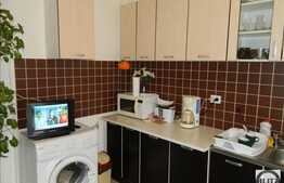 Apartament cu 2 camere, 50 mp utili, balcon, decomandat! Zona strazii Porii!