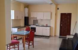 Apartament spatios de 4 camere, 140 mp, zona centrala
