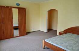 Apartament spatios de 4 camere, 140 mp, zona centrala