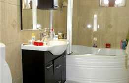 Apartament cu 3 camere, etaj intermediar! Parcare! Zona Sub Cetate!