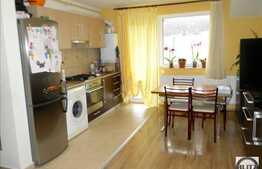 Apartament cu 3 camere, etaj intermediar! Parcare! Zona Sub Cetate!