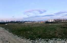 Teren intravilan 761 mp, Tractorul